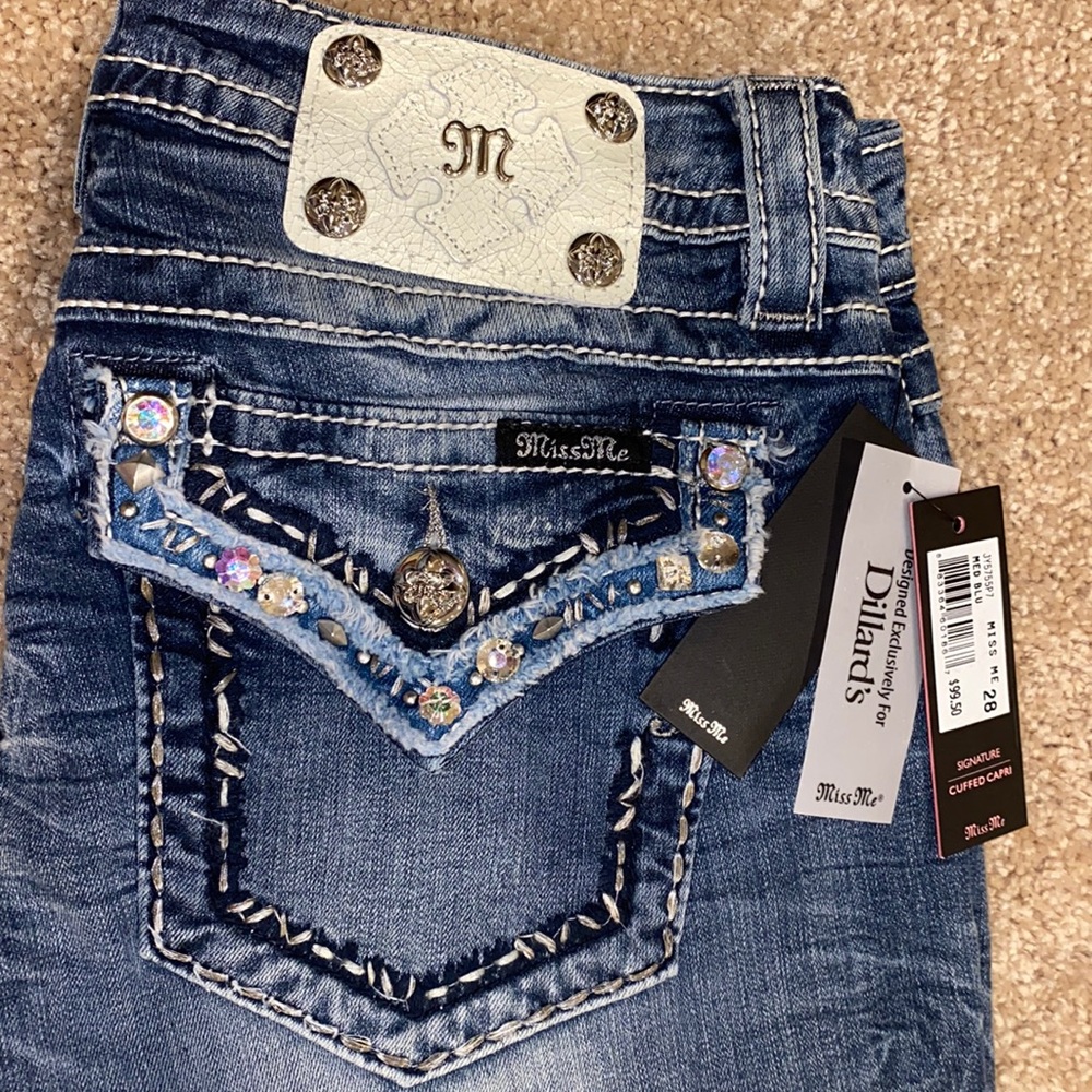 NWT Miss Me jeans size 28 cropped